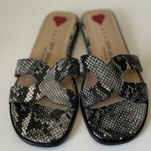 Jon Josef Nelly Flat Sandal Sz 6.5 Black & White Snake Leather Handcrafted Spain